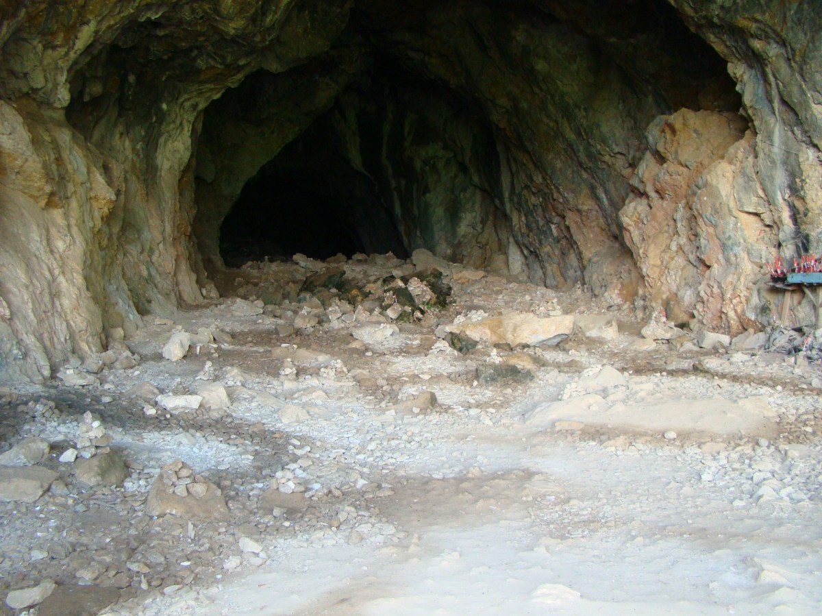 Site where an estimated 374 people were killed from a rocket. There is an annual ceremony in their memory.
